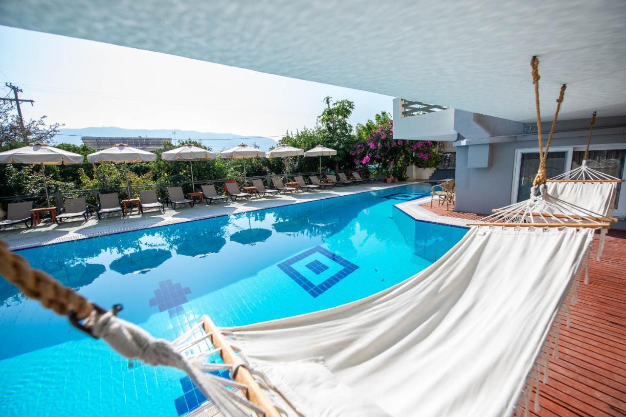 Saga 3* Poros Town