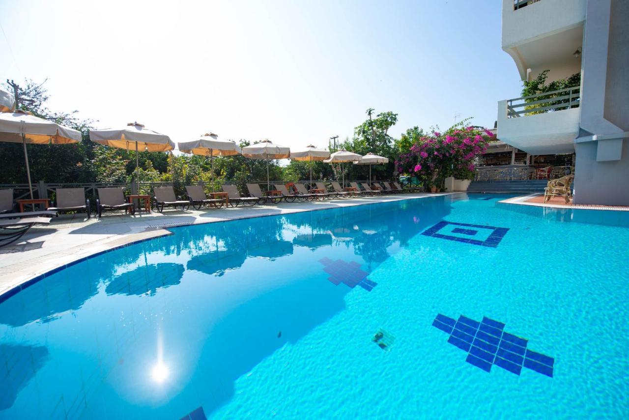 Saga Aparthotel 3*
